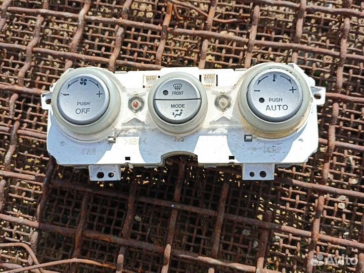 Блок управления климат-контролем Mazda 6