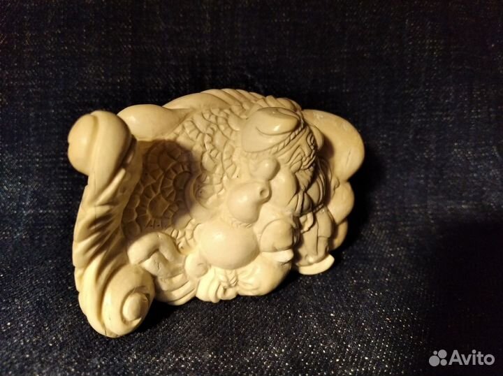 Поделка из бивня мамонта 