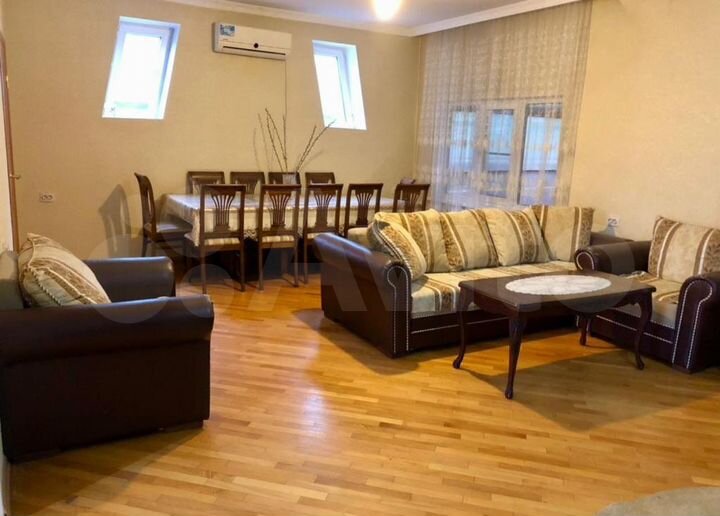 Дом 280 м² на участке 11 сот.