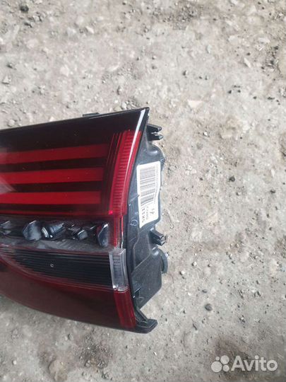 Geely coolray фонарь задний правый в крышку