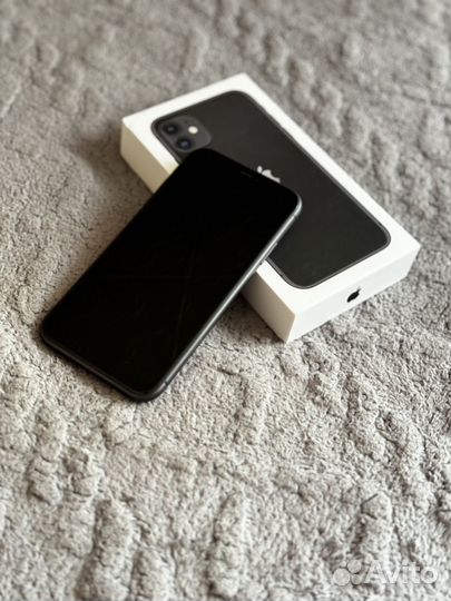 iPhone 11, 64 ГБ