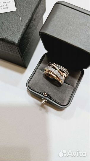 Кольцо с бриллиантом