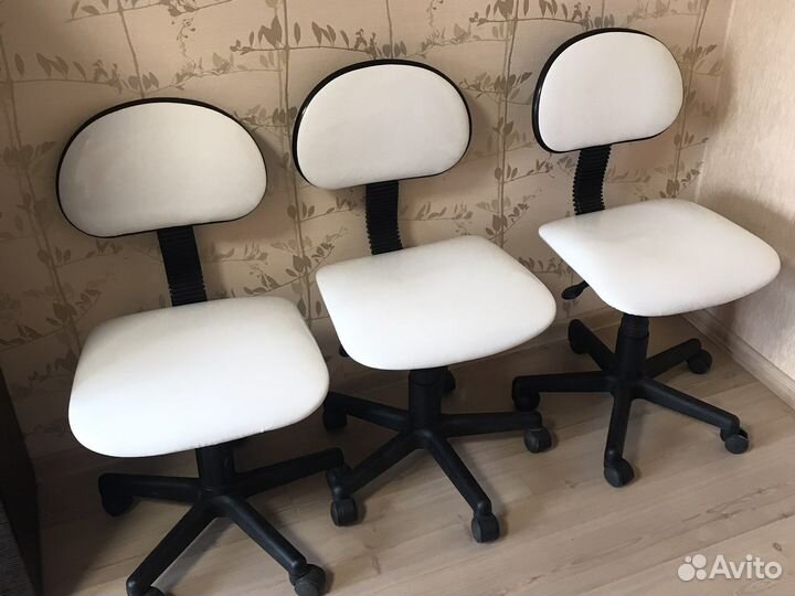 Офисное кресло для маникюра и косметолога