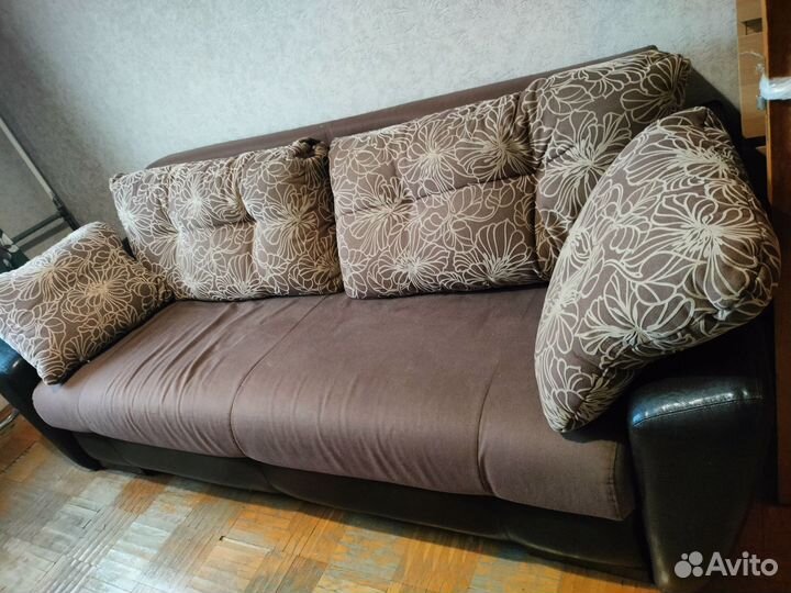 Диван бу с подушками,дина 2 м,книжка