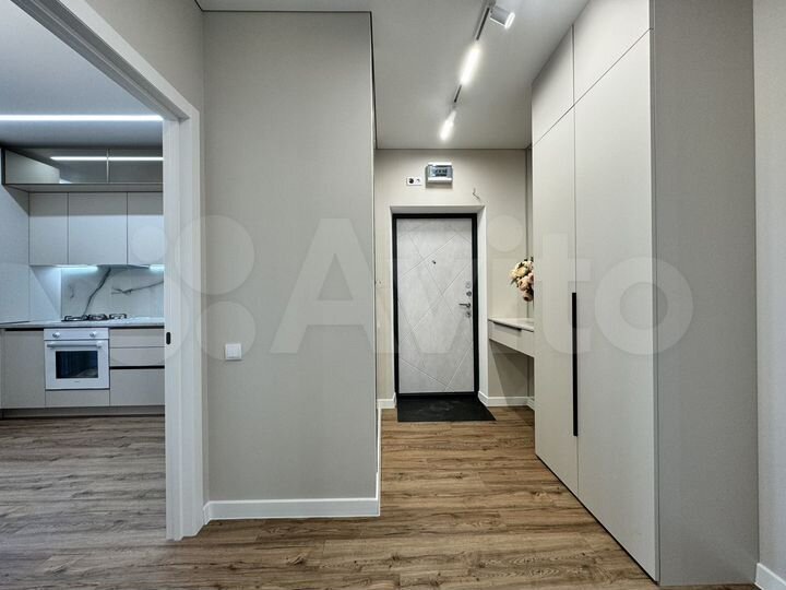 2-к. квартира, 57 м², 11/12 эт.