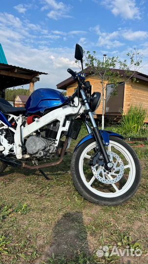 Мотоцикл 250 см3