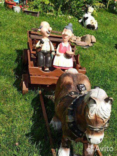 Декоративные фигурки деда с бабкой