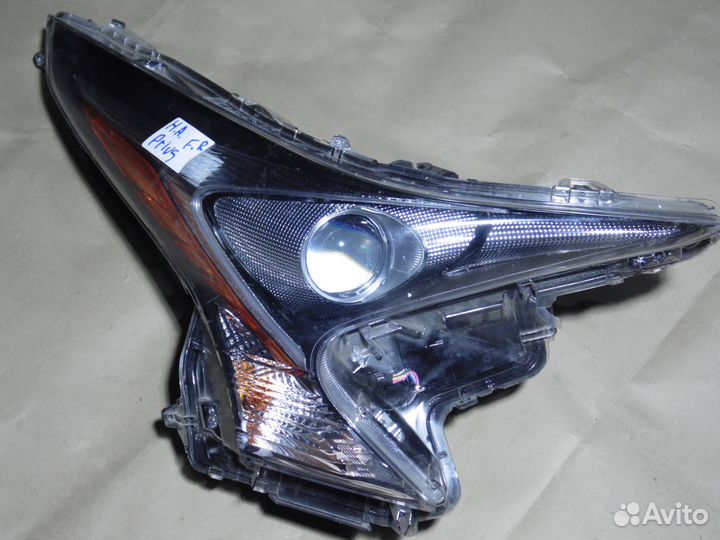 Фара правая Тойота Приус 50