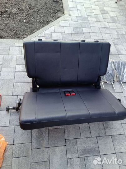 Третий ряд сидений mitsubishi pajero 4