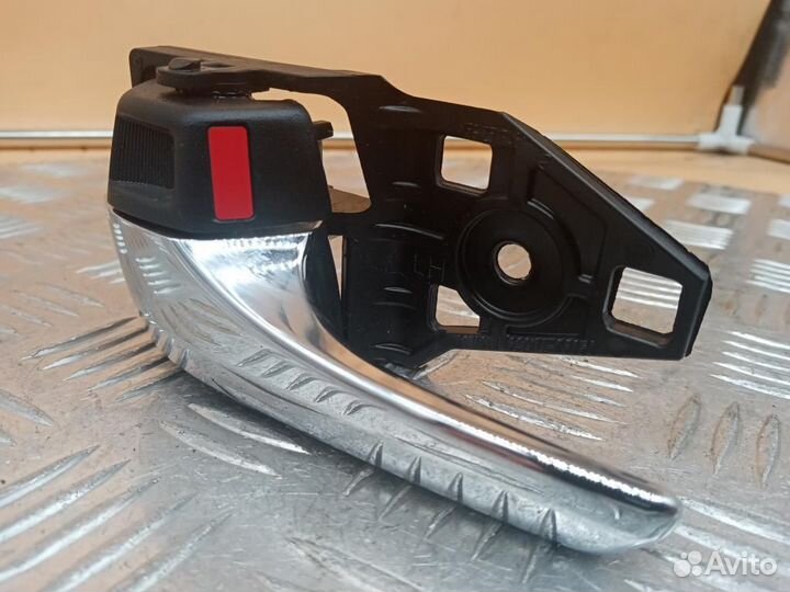 Ручка двери внутренняя левая Toyota Camry