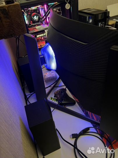 Монитор Samsung odyssey g7 27