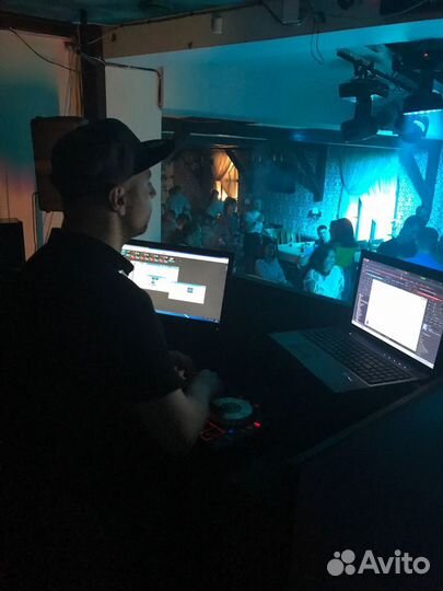 Диджей, есть ведущий