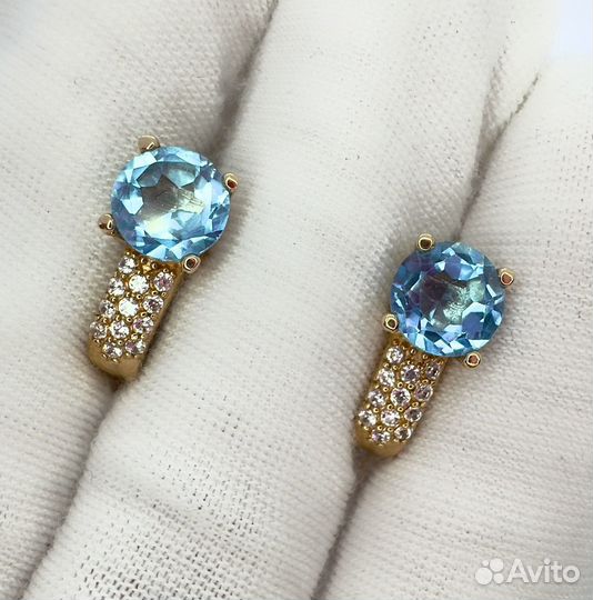 Золотые серьги с камнем