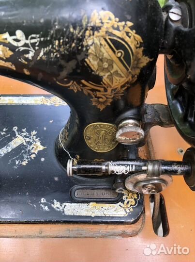 Швейная машина Singer