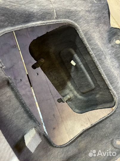 Обшивка багажника правая Kia Rio 3