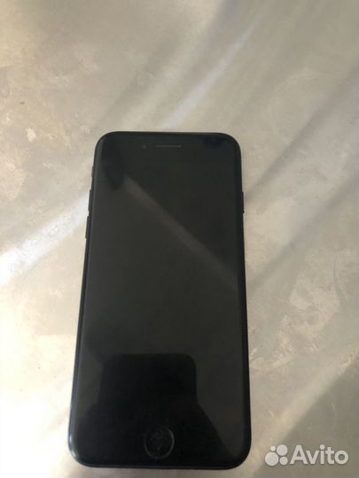 Телефон iPhone 7