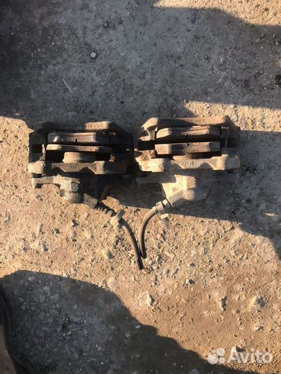 Передний суппорт Audi 80 b3 левый правый