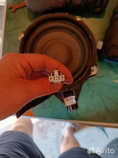 Штатный сабвуфер Hyundai i40