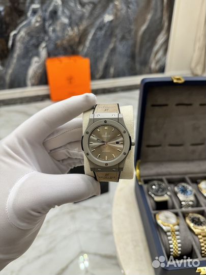 Часы hublot