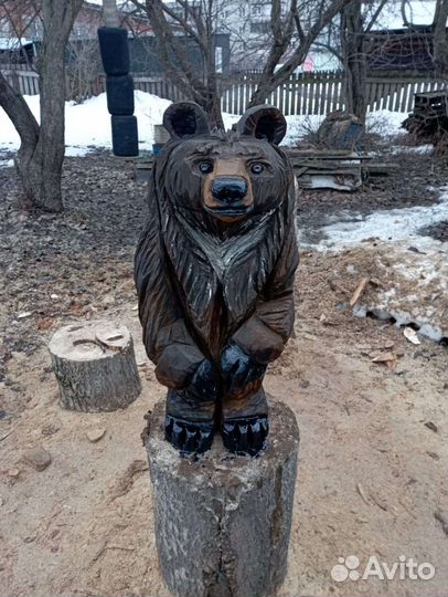 Медведь. Фигура из дерева