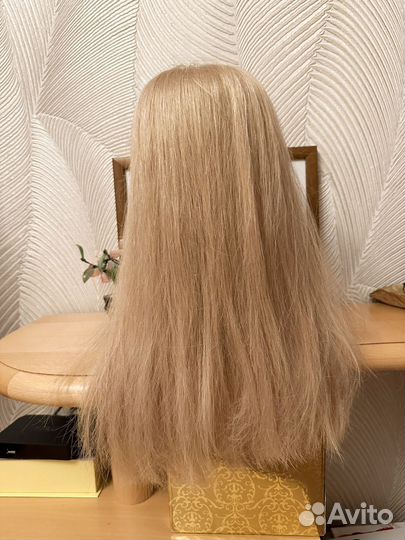 Парик из натуральных волос блонд