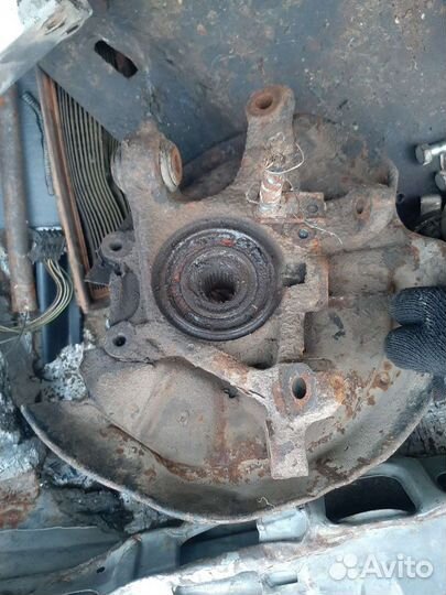 Поворотный кулак Mercedes Benz w202