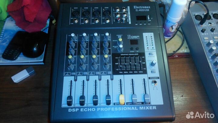 Новый активный микшерный пульт 2х 300 600 ват