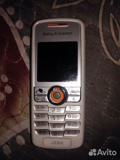 Sony Ericsson J230i