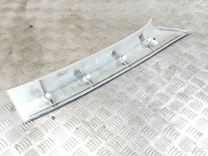 Обшивка стойки левая Skoda Octavia 2004 2013