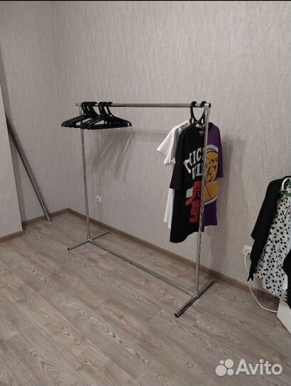 Вешалка для одежды напольная