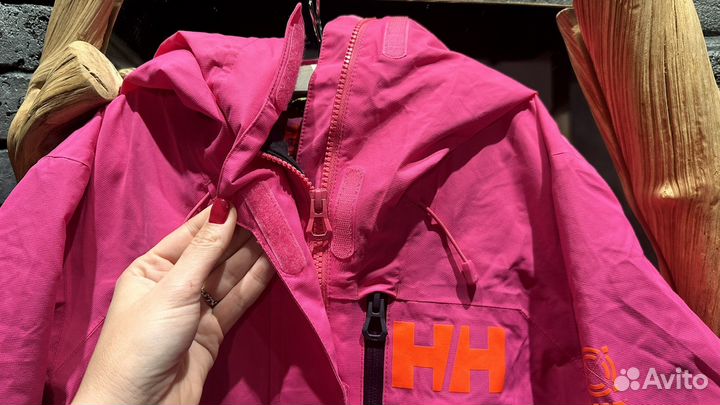 Ветровка спортивная женская