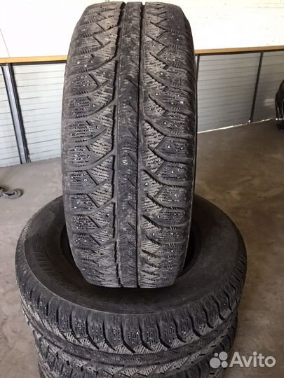 Bridgestone Ice Cruiser 7000 265/65 R17 116T