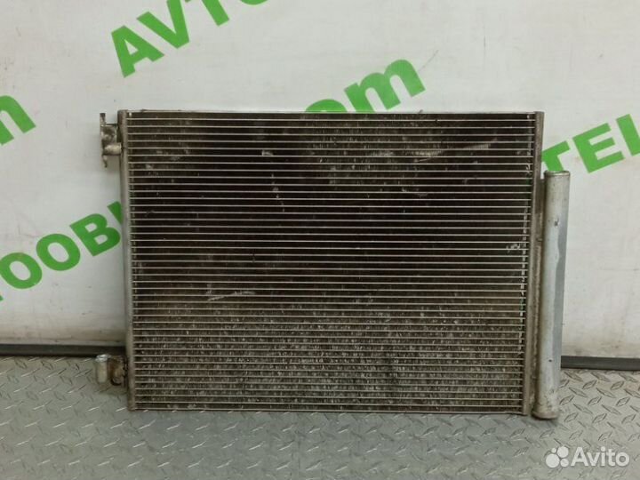 Радиатор кондиционера Renault Logan 2019