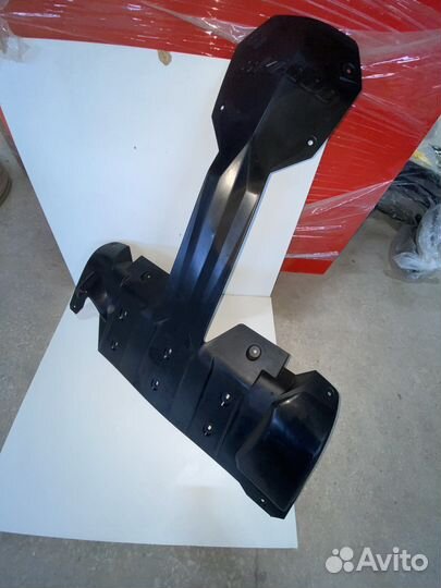 860200606 Защита днища черная Ski-doo REV-XM