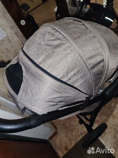 Прогулочная коляска с надувными колесами