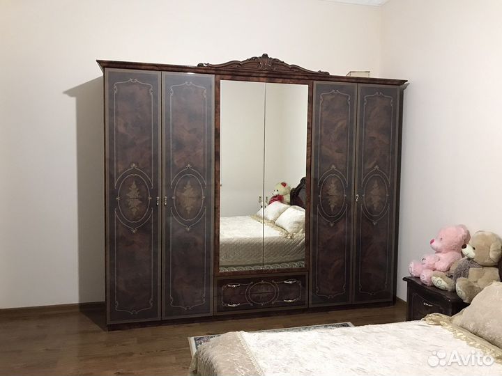 Спальный гарнитур