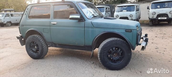 LADA 4x4 (Нива) 1.7 МТ, 2002, 250 000 км