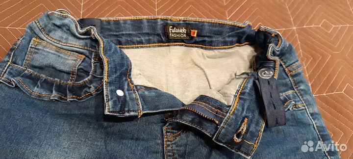 Джинсы для девочки в отличном состоянии р.152