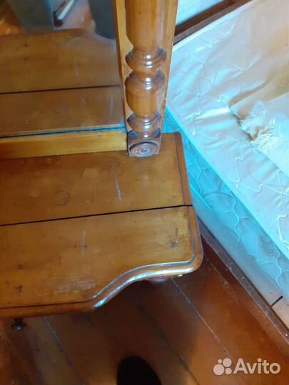 Зеркало антикварное с косметическим столиком