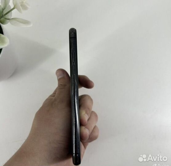 Продам iPhone 10