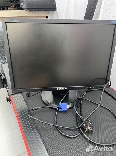 Монитор Samsung