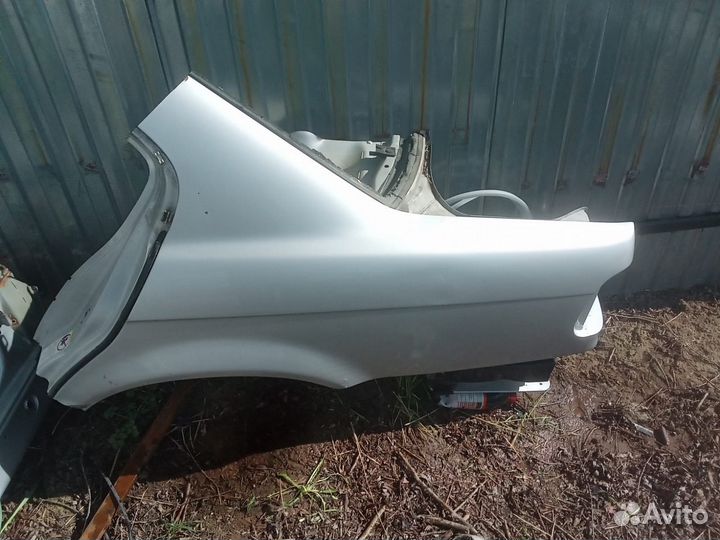 Заднее левое крыло BMW E38 2001