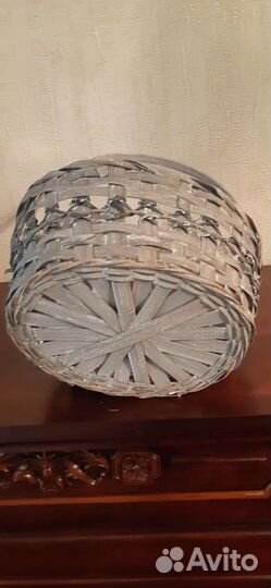 Декоративная плетеная корзина