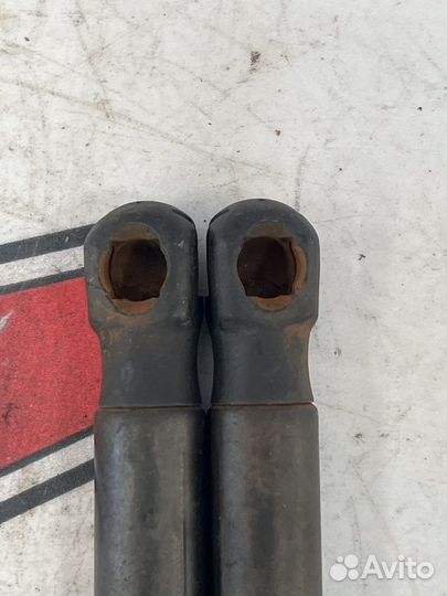 Амортизатор крышки багажника BMW 3 E91