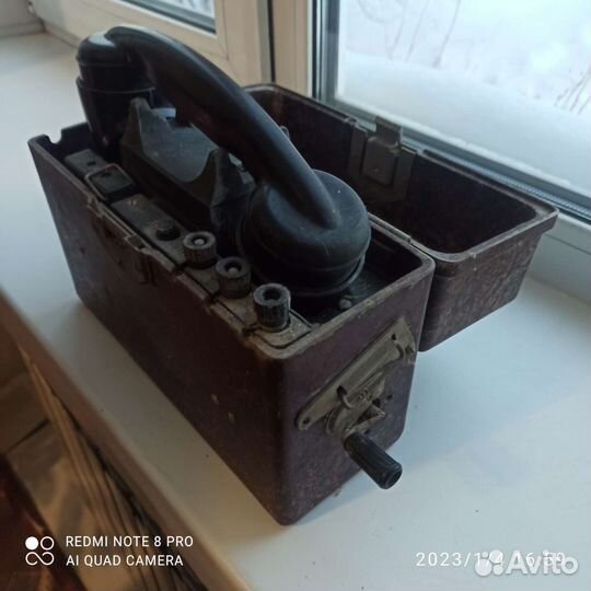 Старинный телефон