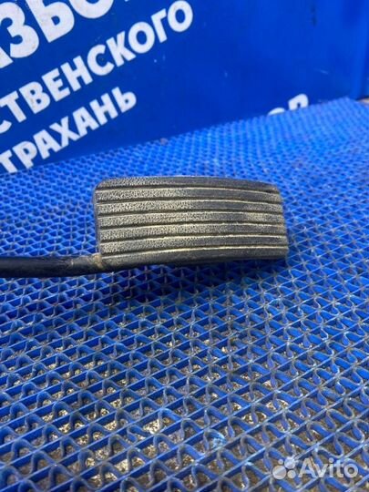 Педаль газа Mitsubishi Lancer Cedia седан 4G15