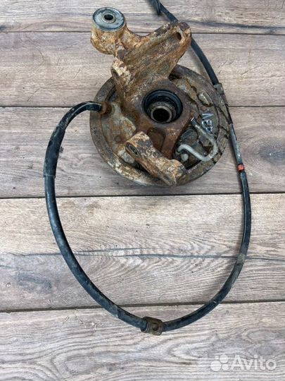 Цапфа кулак задняя левая Subaru Impreza GF6 EJ18E