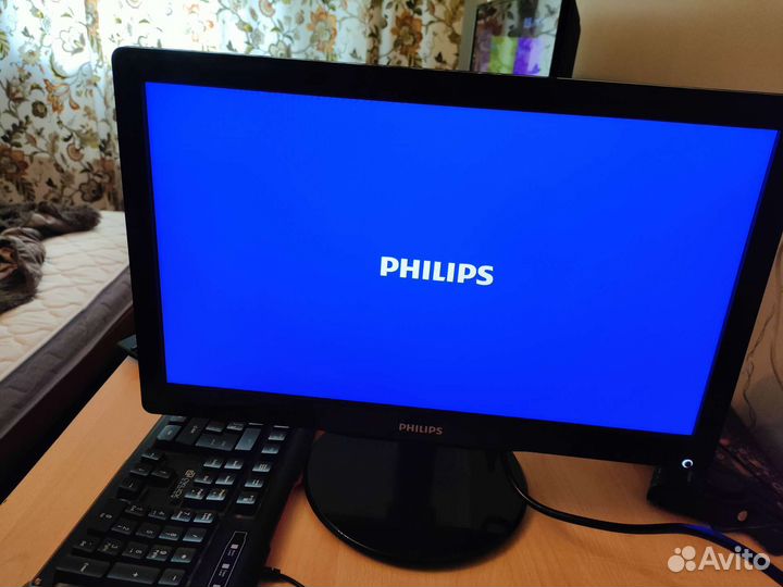 Монитор Phillips 17