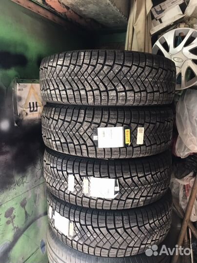 Pirelli Ice Zero FR 185/65 R15