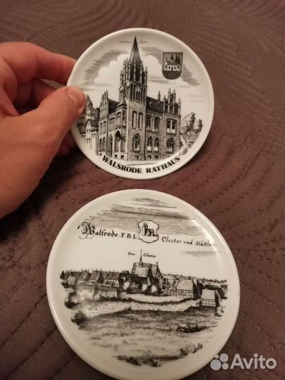 Медаль и тарелочки настенные